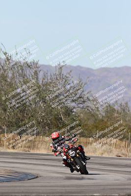 media/Dec-01-2025-Moto Forza (Mon) [[2daa91e15f]]/3-Beginner Group/Session 3 (Turn 3)/